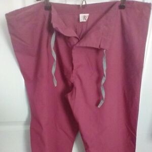 $ 𝅺the sewing source Burgundy scrub bottoms. Size L